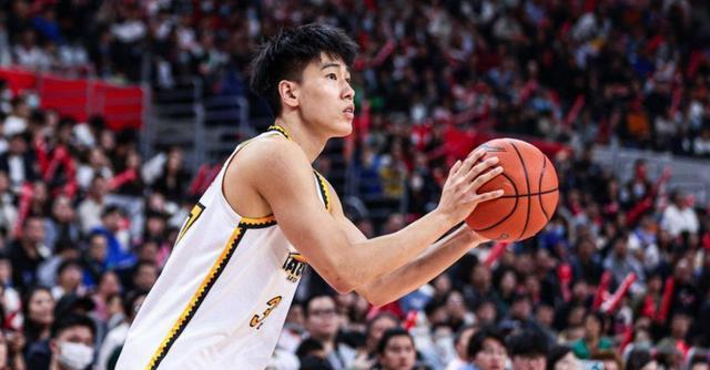 编辑, 位年轻球员, 但当对抗强